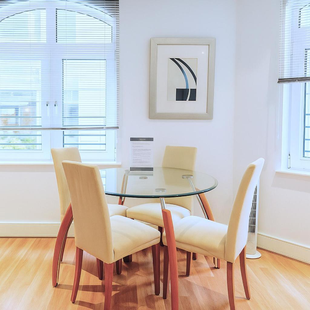 Still Life Tower Hill Executive Apartamento